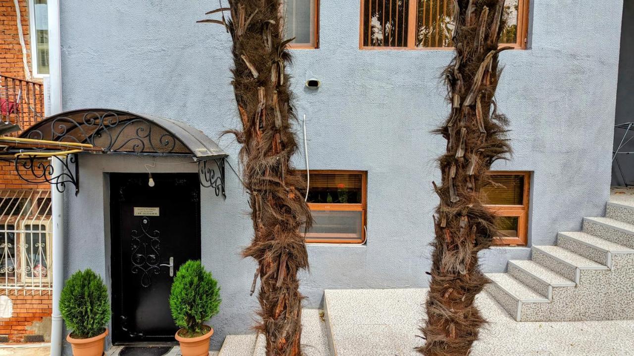 Nickos Hotel Kʼutʼaisi Exterior foto